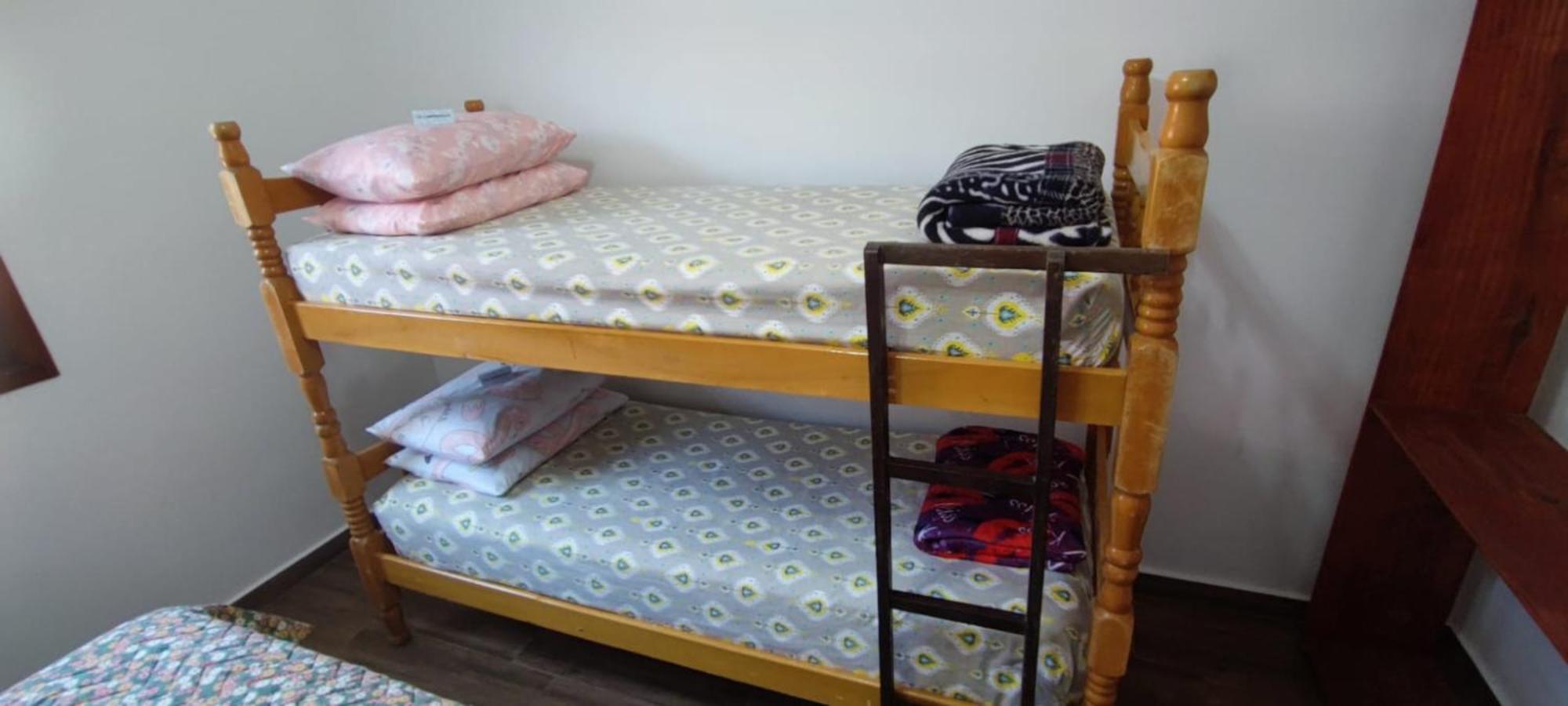 Casa Rosa De Peruibe - Casa De Temporada 3 Dormitorios, 10 Hospedes, Piscina, Wi-Fi, Netflix, 800 Metros Da Praia المظهر الخارجي الصورة