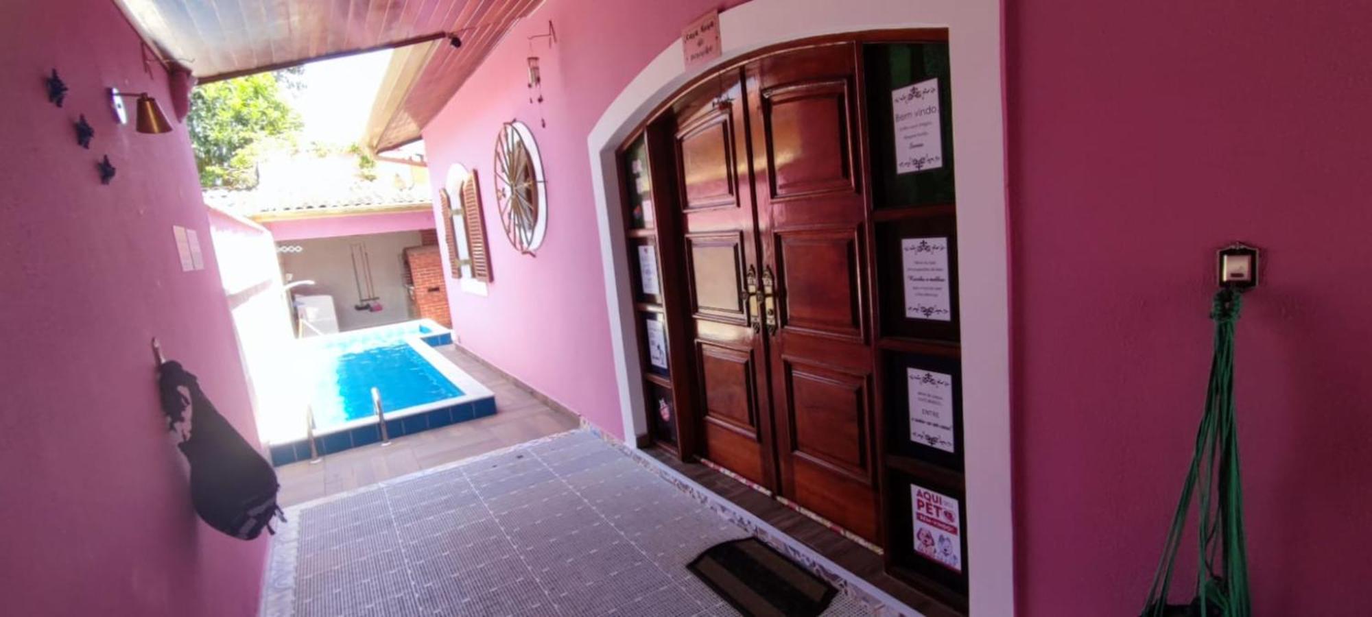 Casa Rosa De Peruibe - Casa De Temporada 3 Dormitorios, 10 Hospedes, Piscina, Wi-Fi, Netflix, 800 Metros Da Praia المظهر الخارجي الصورة