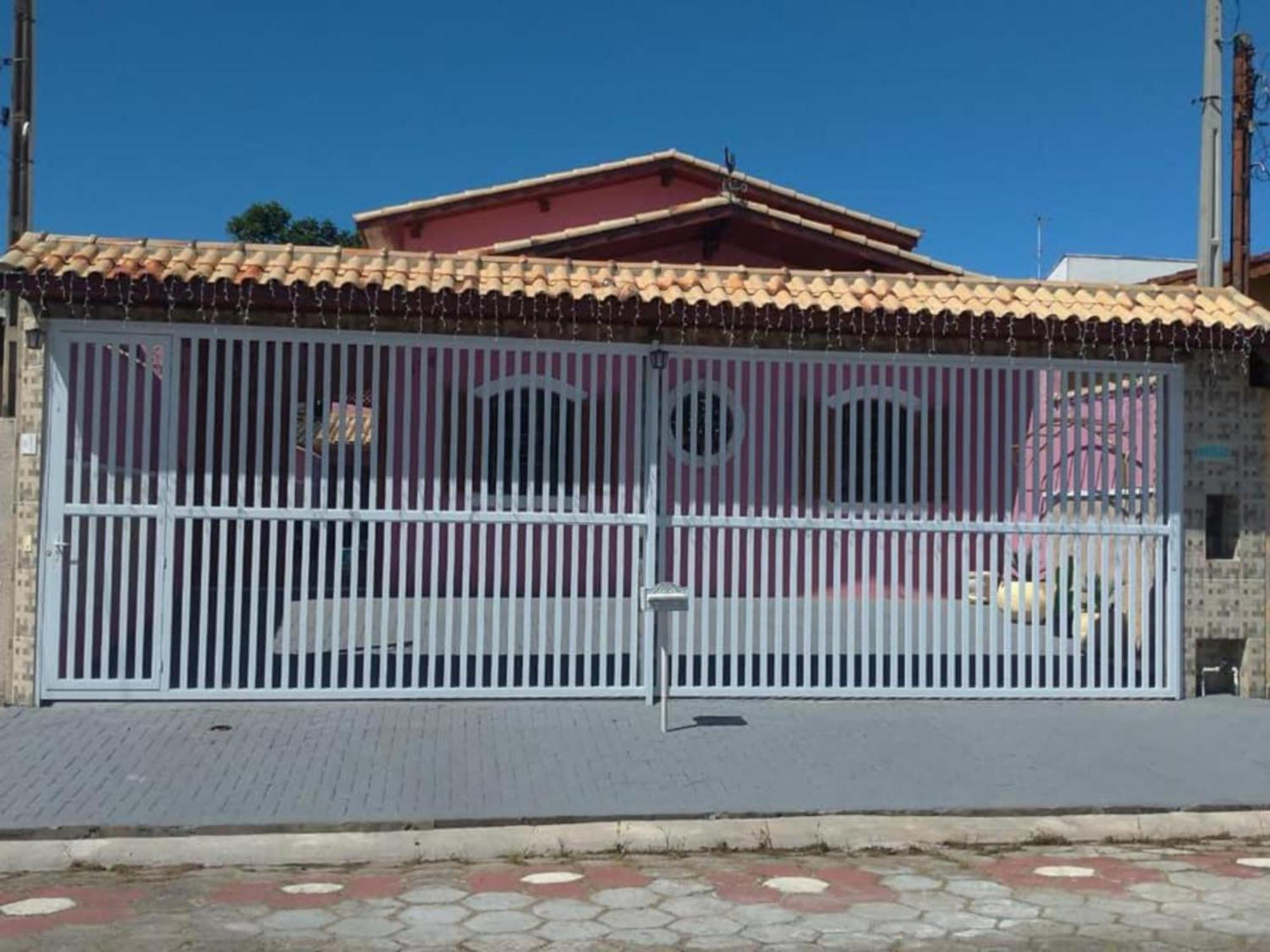 Casa Rosa De Peruibe - Casa De Temporada 3 Dormitorios, 10 Hospedes, Piscina, Wi-Fi, Netflix, 800 Metros Da Praia المظهر الخارجي الصورة